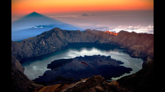 Gunung Rinjani: Mahakarya Alam Lombok yang Memukau dan Penuh Tantangan