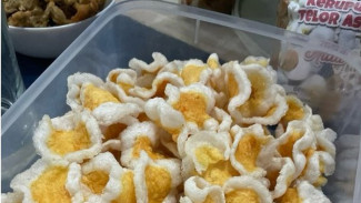Dari Dapur ke Daring: Rahasia Sukses Bisnis Keripik Telur Asin di Era Digital