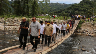 Hapus Tanda Bintang, Andre Rosiade Pastikan 3 Jembatan Yang Rusak di Pessel Dibangun Lagi