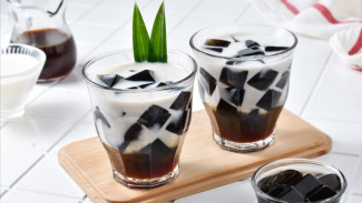 Sensasi Segar Es Cincau: Minuman Tradisional yang Tak Lekang Waktu