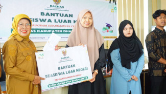 Baznas Dharmasraya Beri Bantuan Pendidikan untuk Mahasiswa Kuliah di Mesir dan Yaman