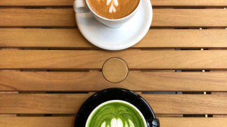 Perang Superfood Pagi Hari: Matcha vs. Kopi, Siapa Juara Sejati untuk Kesehatan Anda?