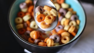 Oatmeal Manis dan Gurih, Cara Jitu Mengatasi Anak yang Ogah Sarapan