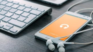 Strategi Mengusir Stres Kantor: Dengarkan Musik Ringan Saat Istirahat Siang