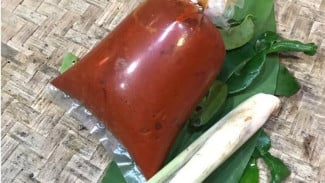 Tradisi yang Bertahan: Cabai Merah Giling Manual Masih Dicintai Pecinta Masakan Asli