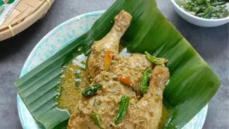 Ayam Utuh Penuh Makna: Menelusuri Jejak Sejarah Singgang Ayam, Hidangan Utama yang Selalu Jadi Penentu Acara Lamaran