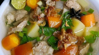 Mood Swing Saat Mendung? Alasan Ilmiah Mengapa Makanan Berkuah Jadi 'Obat' Paling Dicari