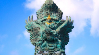 Garuda Wisnu Kencana: Dari Situs Suci Menjadi Spektakel Wisata, Cermin Negosiasi Identitas Bali di Era Global