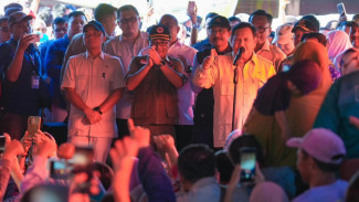 Presiden Prabowo Tinjau Posko Pengungsian di Padang Pariaman, Pastikan Pemulihan Infrastruktur Berjalan