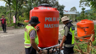 Polresta Bukittinggi Pasang 10 Unit Toren Air Bersih di Malalak Timur