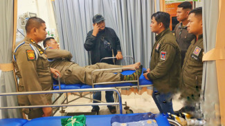 Tragis! Anggota Satpol PP Padang Patah Kaki Ditabrak Massa Saat Patroli Subuh