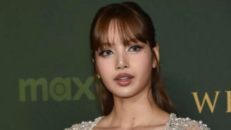 Terinspirasi Notting Hill, Lisa BLACKPINK Masuk Era Rom-Com di Film Terbaru