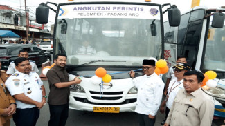 Konektivitas Tanpa Batas: Bus DAMRI Rute Padang Aro–Pelompek Resmi Mengaspal di Solok Selatan