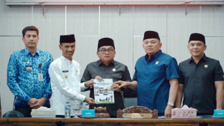 Sampaikan LKPJ 2025, Wabup Yulian Efi Sebut Stunting Turun hingga Panen Penghargaan