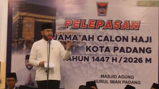 Resmi Berangkat, 386 Calon Haji Padang Dilepas Langsung oleh Wako Fadly Amran