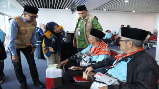 Kloter 03 Embarkasi Padang Bertolak ke Madinah, Pesawat Lepas Landas Lebih Awal