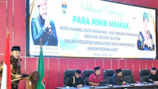 Hadir di Sosialisasi LKAAM, Wali Kota Padang Dorong Harmonisasi Hukum Pidana Adat