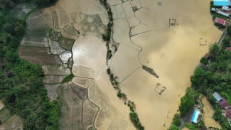 Tanah Datar Dilanda Banjir dan Longsor, Puluhan Warga Dievakuasi
