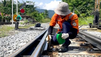 KAI Divre II Sumbar Perkuat Mitigasi Preventif di Titik Rawan Banjir dan Longsor