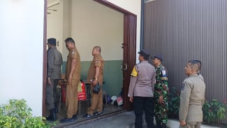 Tak Kantongi PBG, Kafe di Air Tawar Barat Disegel Dinas PUPR dan Satpol PP Padang