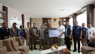KAI Divre II Sumbar Salurkan Dana TJSL Rp285 Juta untuk Fasilitas Publik