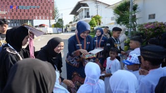 Serunya 170 Anak Yatim Sumbar Piknik Edukasi Naik KA Pariaman Ekspres Bareng KAI