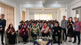 Dorong Generasi Muda Lebih Cerdas Finansial, Danamon Gelar Literasi Keuangan dan Revitalisasi Perpustakaan di Jambi