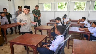 Bangkit Pasca Bencana, Murid SMP Insani Sorkam Kembali Belajar di Ruang Kelas Darurat