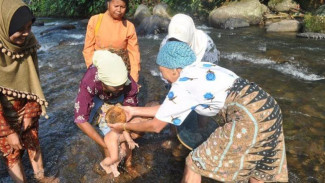Tradisi Turun Mandi, Ritual Syukur Kelahiran Bayi dalam Adat Minangkabau