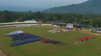 Upacara HUT ke-81 RI di Solok Selatan: Paskibraka Pukau Hadirin Lewat Formasi Unik 8 dan 1