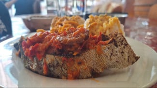 Ikan Goreng Balado Merah, Menu Gurih Pedas untuk Santap Siang