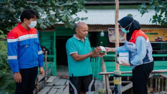 Tanggap Darurat Karhutla Pelalawan, Pertamina Sumbagut Salurkan Bantuan Oksigen dan Masker N95