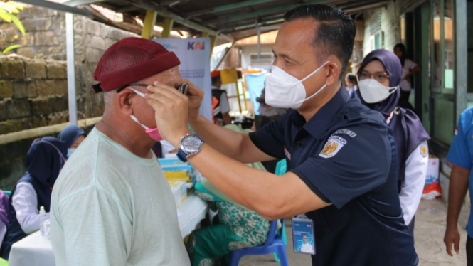 Kegiatan pengobatan gratis KAI Sumbar di Bukit Putus Padang