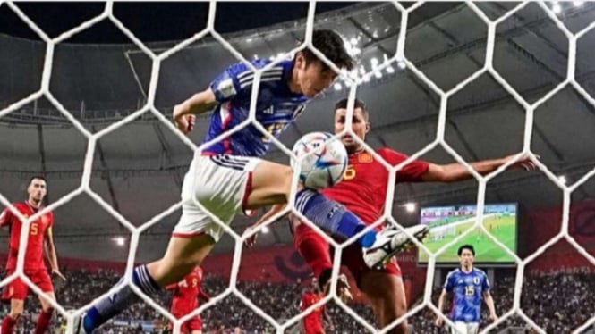 Pemain Timnas Jepang Ao Tanaka cetak gol lawan Spanyol