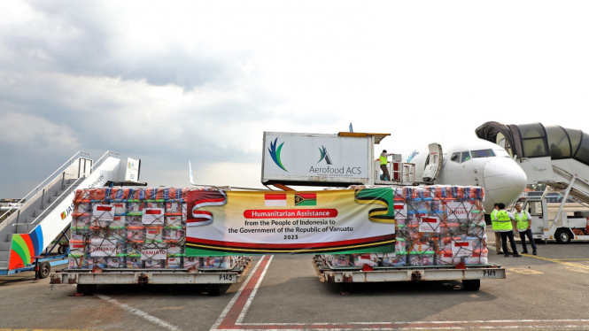 Proses pengiriman bantuan ke Vanuatu