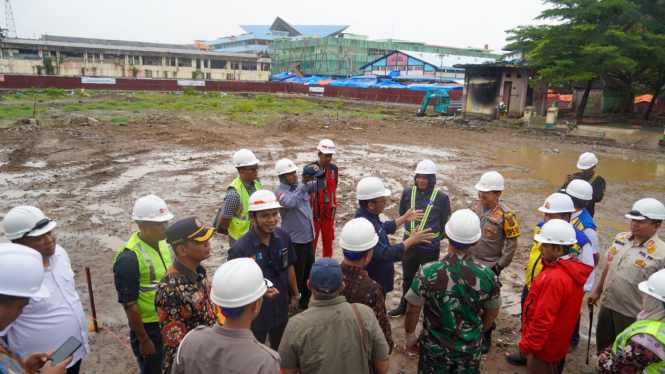 Peninjauan Pembangunan Gedung Pasar Raya Padang Fase VII