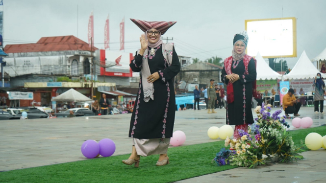 Parade Baju Kuruang Basiba Solok Selatan