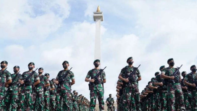 Prajurit TNI Angkatan Darat ketika gelar Apel Pasukan di Monas