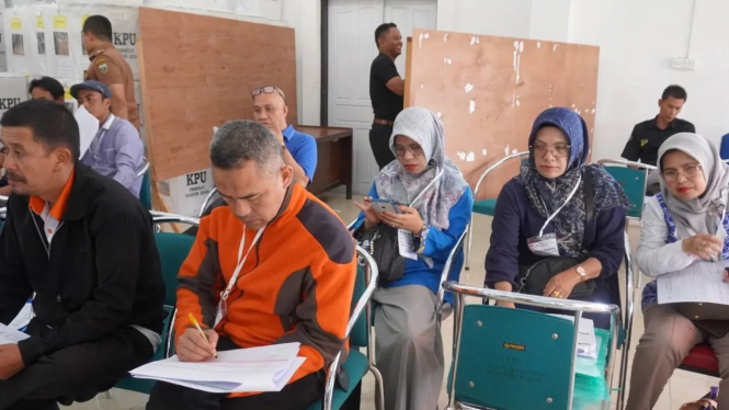 Proses Rekapitulasi Suara di Kecamatan Padang Panjang Timur