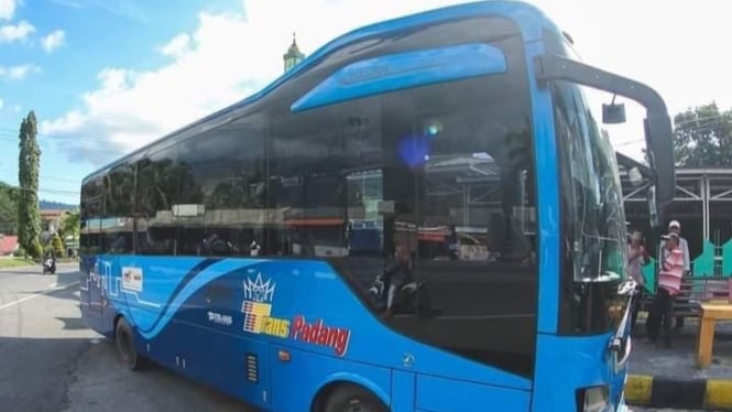 Bus Trans Padang