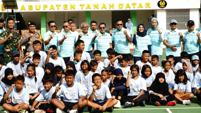 Petenis Yunior di Kejurnas Tenis Yunior Tanah Datar 2024