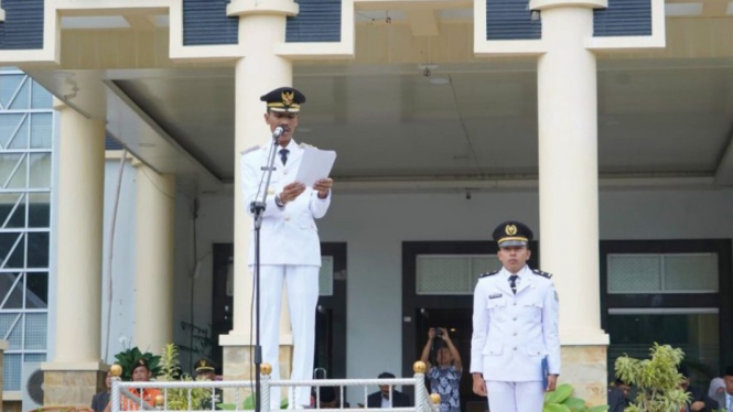 Wakil Bupati Solok Selatan, Yulian Efi