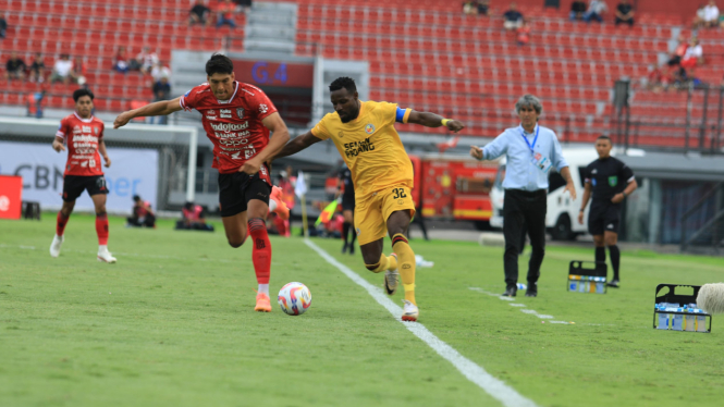 Pertandingan Semen Padang FC Versus Bali United