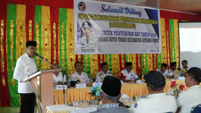 Bupati Safaruddin memberikan sambutan di Musrenbang Nagari Suliki