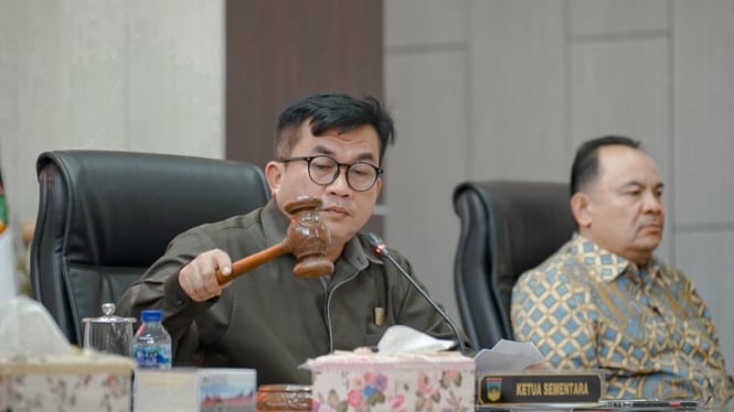 Ketua DPRD Solsel Sementara