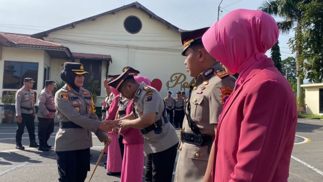 Kapolresta Bukittinggi Kombes Pol Yessi Kurniati beri ucapan selamat