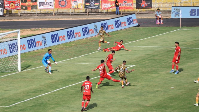 Semen Padang FC Versus Dewa united