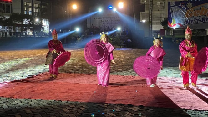 Penampilan Tari Payung Anak-anak Down Syndrome