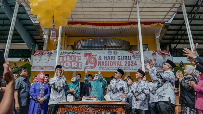 Peringatan Hari Guru di Solok Selatan