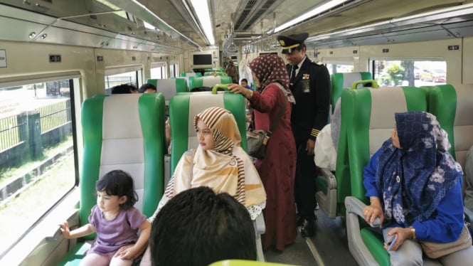 Penumpang Kereta Api di Sumatera Barat